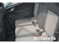 Personenauto - afbeelding 16 van  30