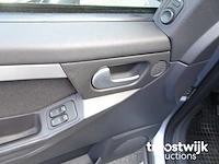 Personenauto - afbeelding 20 van  30