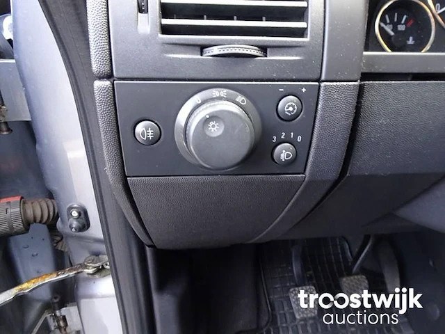 Personenauto - afbeelding 21 van  30