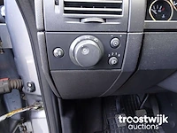 Personenauto - afbeelding 21 van  30
