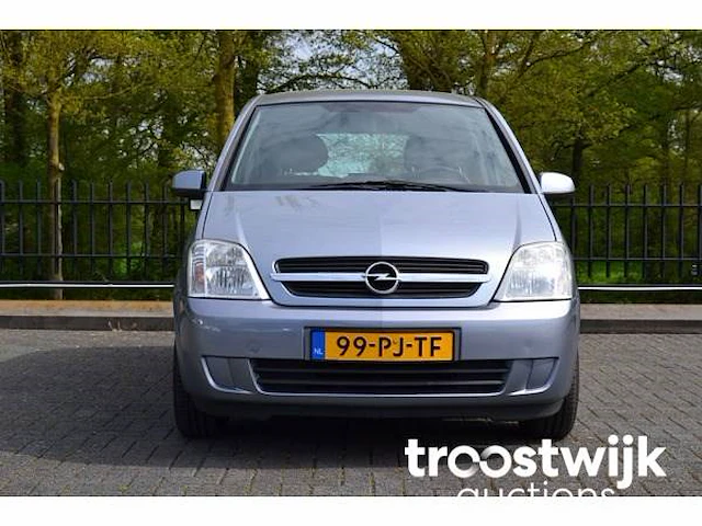 Personenauto - afbeelding 25 van  30