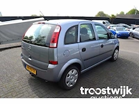 Personenauto - afbeelding 28 van  30