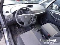 Personenauto - afbeelding 29 van  30