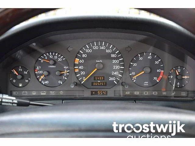 Personenauto - afbeelding 8 van  50