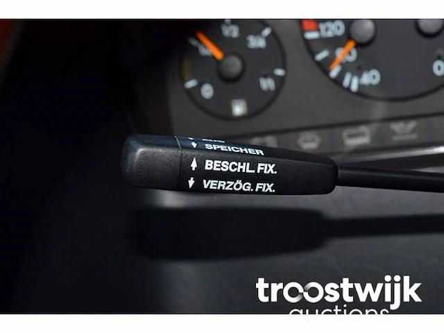 Personenauto - afbeelding 9 van  50