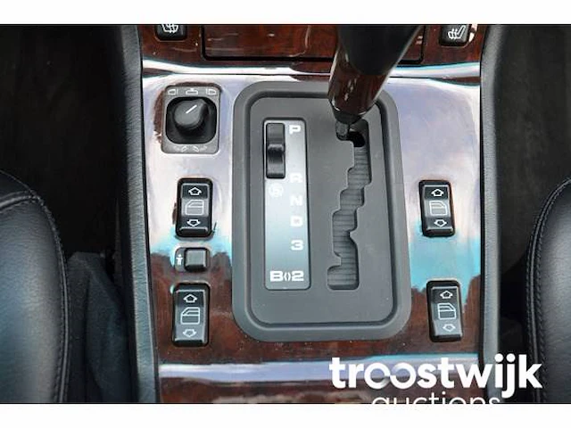 Personenauto - afbeelding 15 van  50