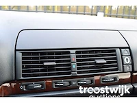 Personenauto - afbeelding 16 van  50