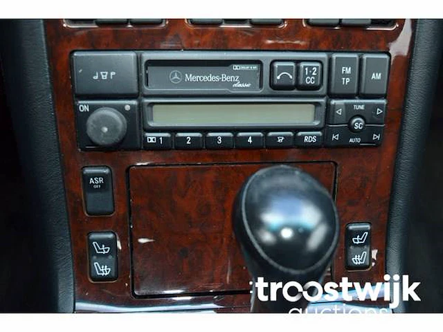 Personenauto - afbeelding 18 van  50