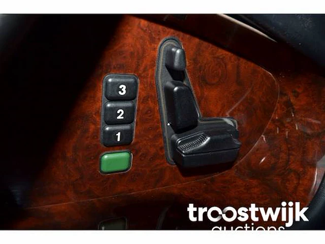 Personenauto - afbeelding 21 van  50