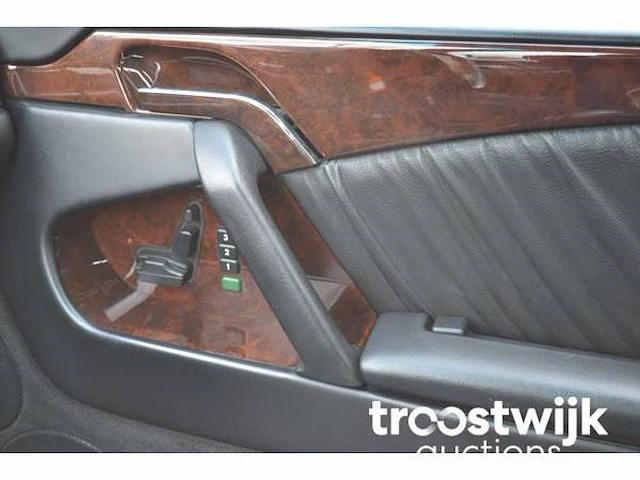Personenauto - afbeelding 28 van  50