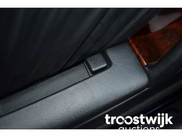 Personenauto - afbeelding 29 van  50