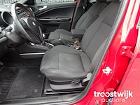 Personenauto - afbeelding 4 van  39