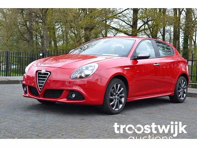 Personenauto - afbeelding 1 van  39