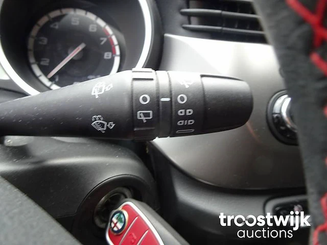 Personenauto - afbeelding 18 van  39