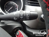 Personenauto - afbeelding 18 van  39
