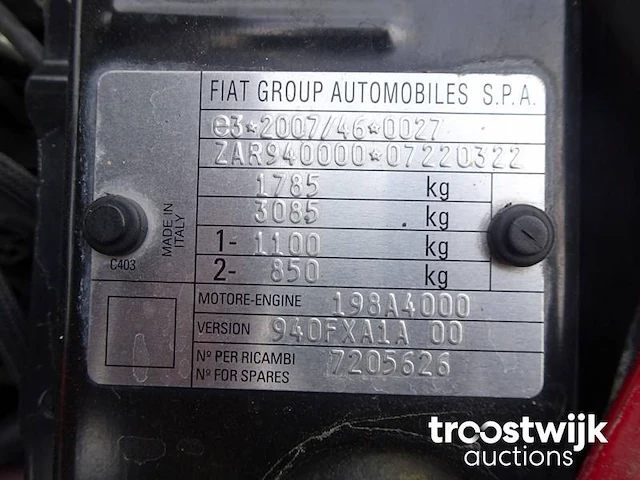 Personenauto - afbeelding 21 van  39