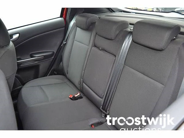 Personenauto - afbeelding 25 van  39