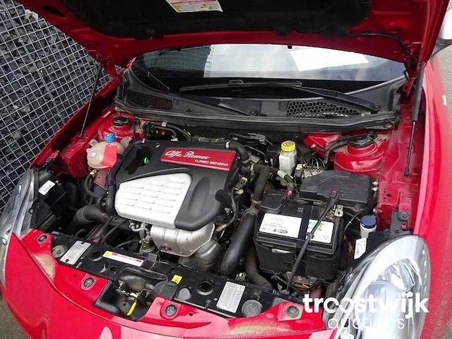 Personenauto - afbeelding 26 van  39