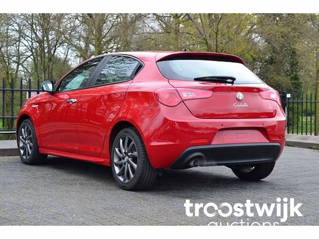 Personenauto - afbeelding 34 van  39