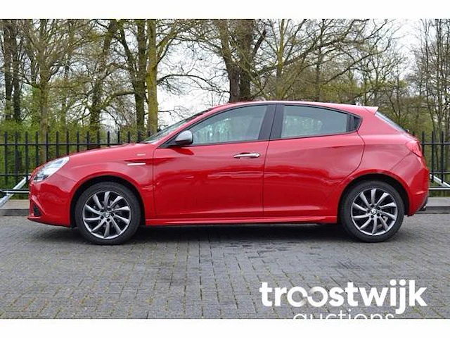 Personenauto - afbeelding 35 van  39