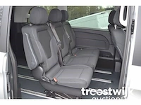 Personenauto - afbeelding 2 van  31