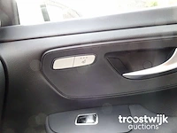 Personenauto - afbeelding 3 van  31