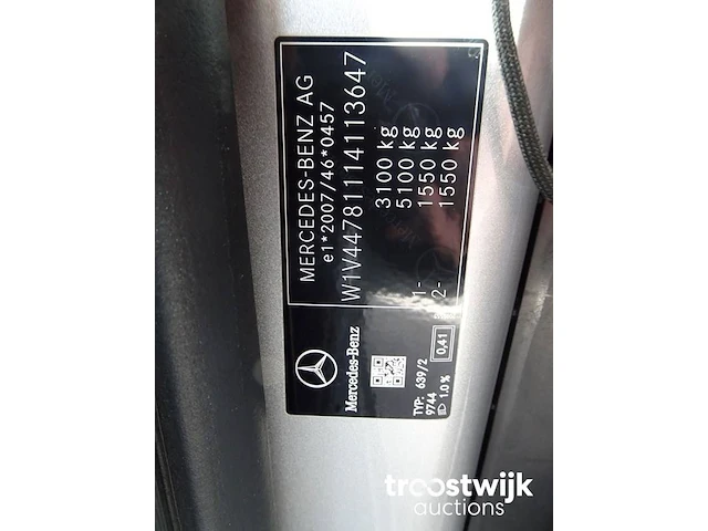 Personenauto - afbeelding 7 van  31