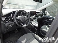 Personenauto - afbeelding 9 van  31