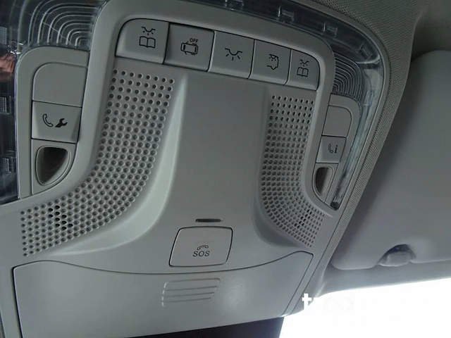 Personenauto - afbeelding 11 van  31