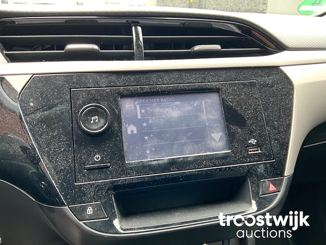 Personenauto - afbeelding 3 van  27