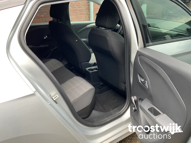 Personenauto - afbeelding 15 van  27