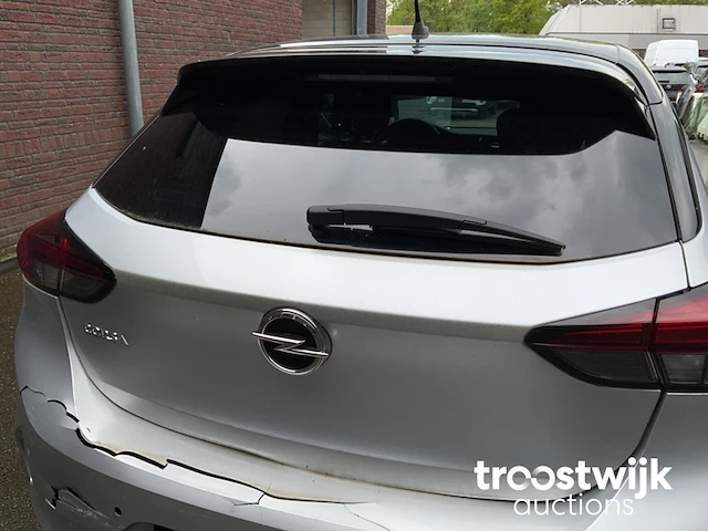Personenauto - afbeelding 18 van  27