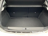 Personenauto - afbeelding 19 van  27