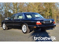 Personenauto - afbeelding 2 van  45
