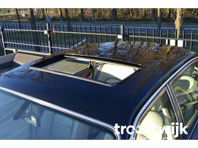 Personenauto - afbeelding 4 van  45