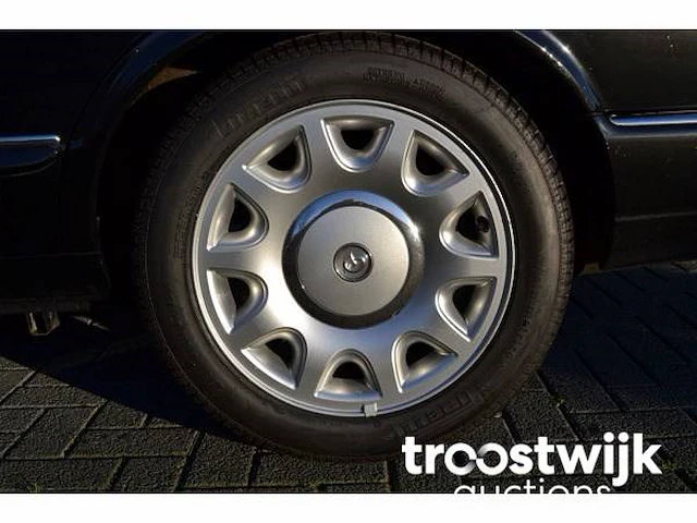 Personenauto - afbeelding 6 van  45