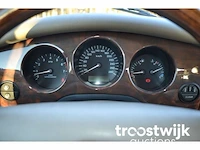 Personenauto - afbeelding 11 van  45