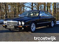 Personenauto - afbeelding 1 van  45