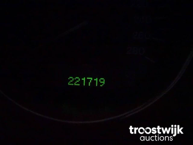 Personenauto - afbeelding 13 van  45