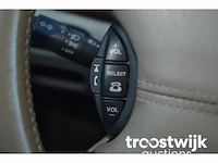 Personenauto - afbeelding 14 van  45