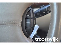 Personenauto - afbeelding 15 van  45