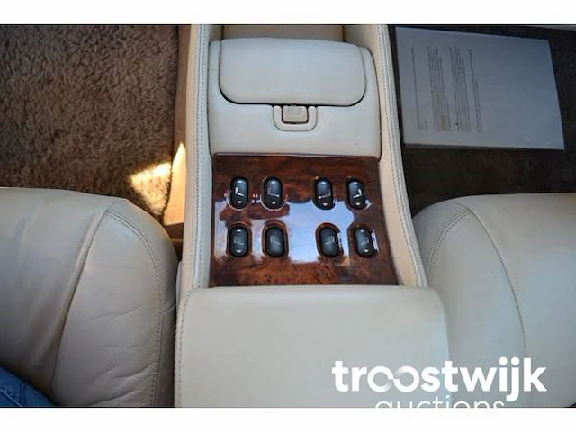 Personenauto - afbeelding 24 van  45