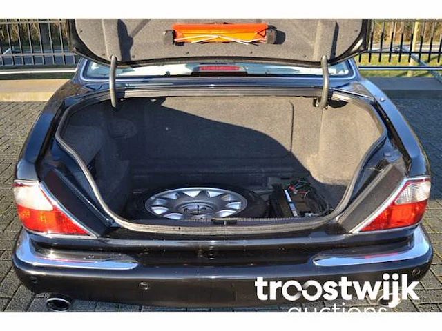 Personenauto - afbeelding 33 van  45