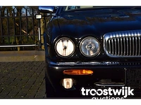 Personenauto - afbeelding 23 van  45