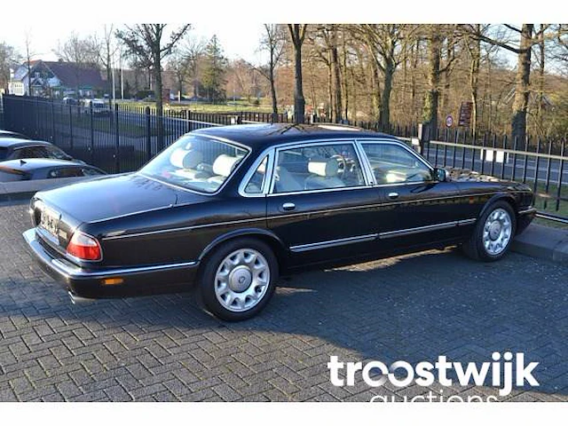 Personenauto - afbeelding 41 van  45