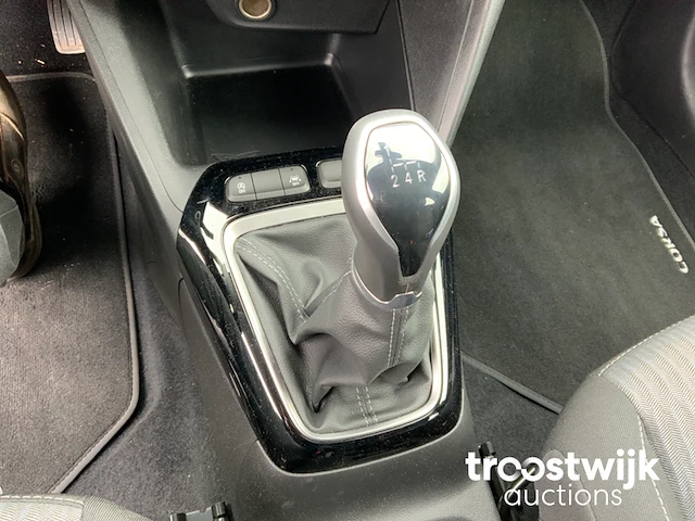 Personenauto - afbeelding 4 van  31