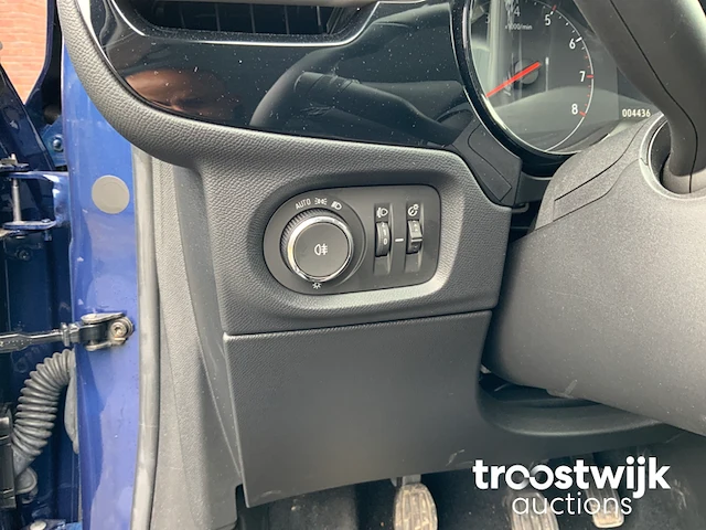 Personenauto - afbeelding 6 van  31