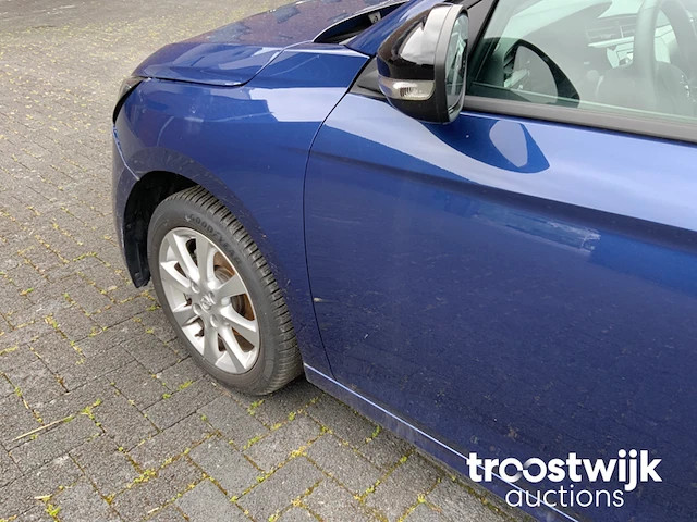 Personenauto - afbeelding 9 van  31