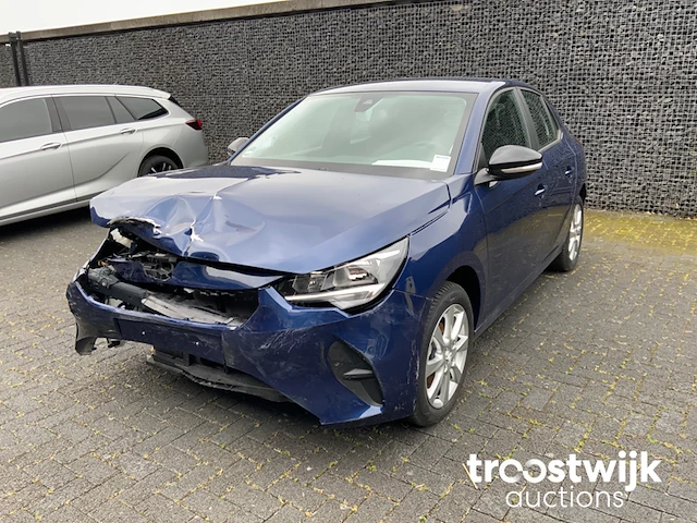 Personenauto - afbeelding 1 van  31