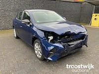 Personenauto - afbeelding 12 van  31